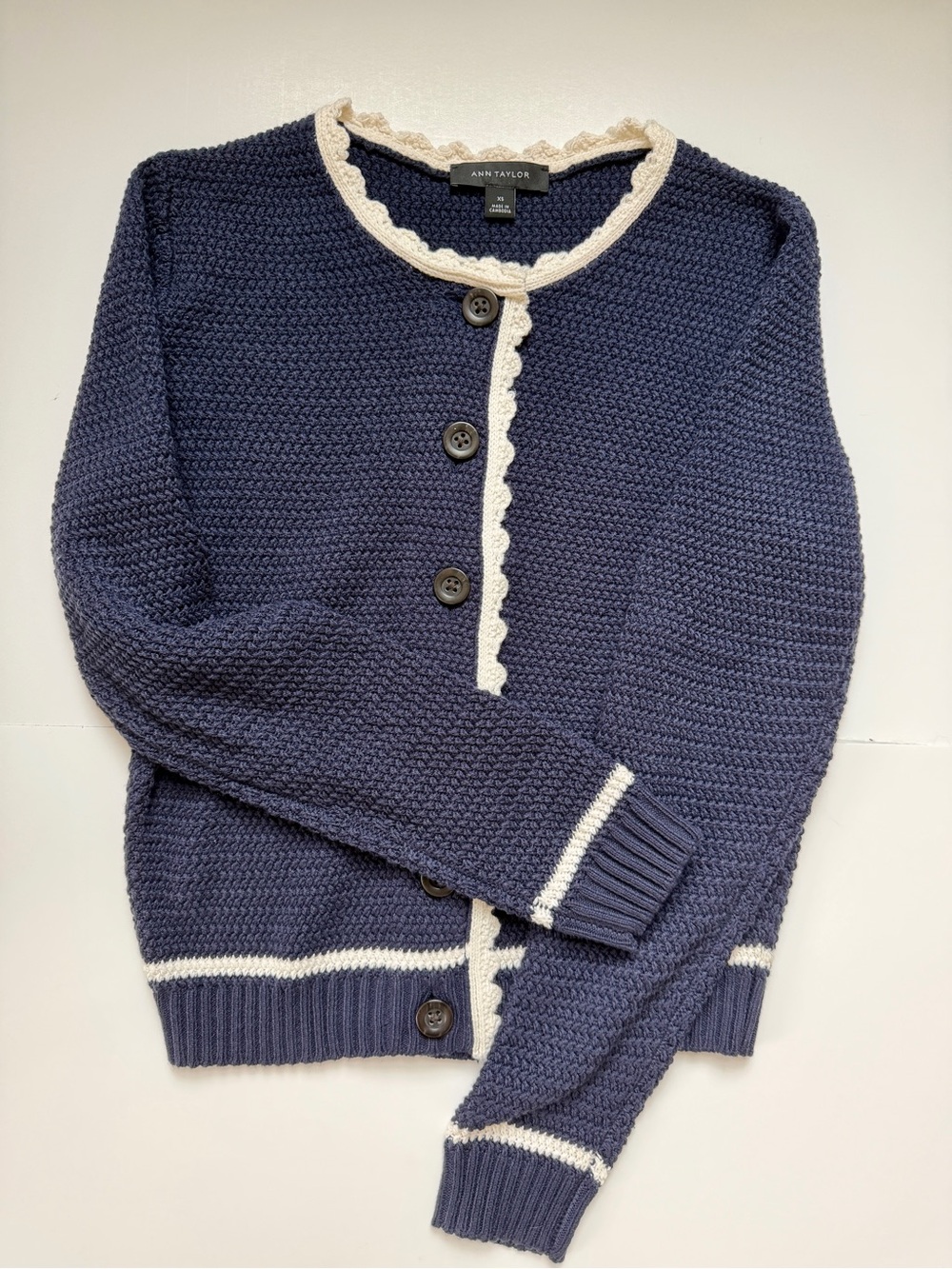NWOT - Ann Taylor Navy Blue and White Scallop Trim Knit Cardigan Sweater Size XS